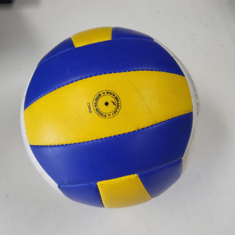 Load image into Gallery viewer, Used Volley ball
