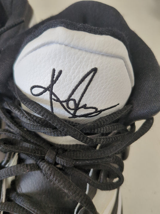 Used Nike Kyrie Infinity TB White Black Mens Size 9 Court / Basketball Shoe