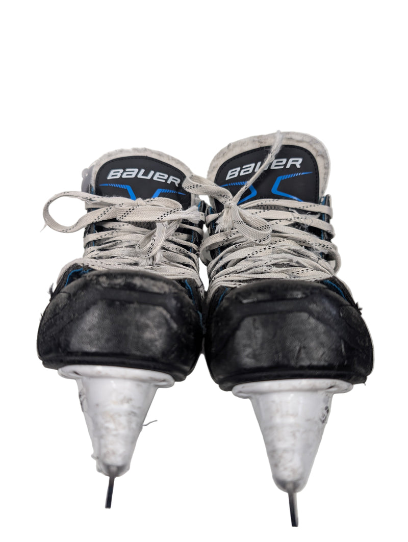 Load image into Gallery viewer, Used Bauer XLP Size 6 Ice Hockey Skates
