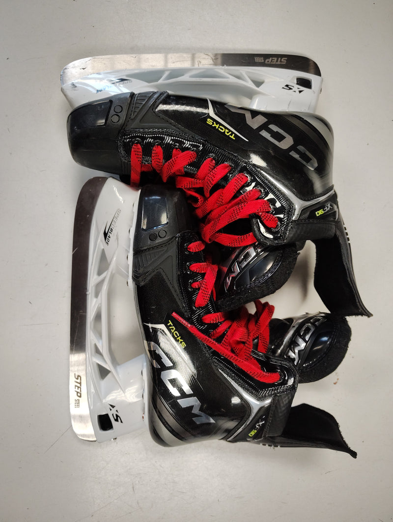 Load image into Gallery viewer, Used CCM Tacks XF90 Senior Size 7 Hockey Skates
