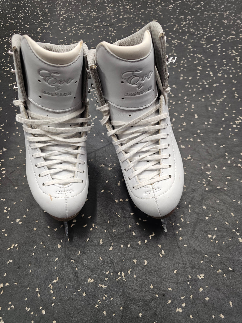 Load image into Gallery viewer, Slightly Used Jackson Ultima Evo Figure Skates, JR 2
