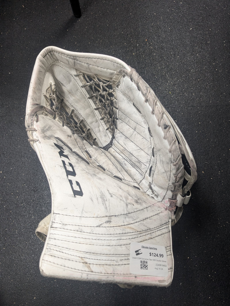 Load image into Gallery viewer, Used CCM Extreme Flex 500 Goalie Glove
