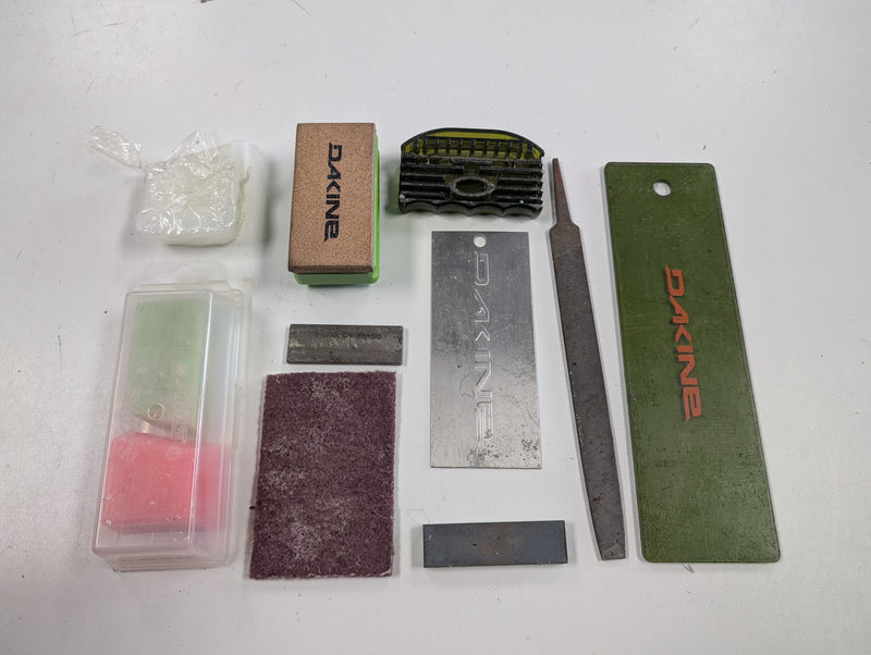 Load image into Gallery viewer, Used Dakine Deluxe Tune Snowboard/Ski Tuning Kit
