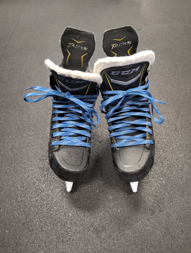 Load image into Gallery viewer, Used CCM Tacks 9070 Skates - Size 4
