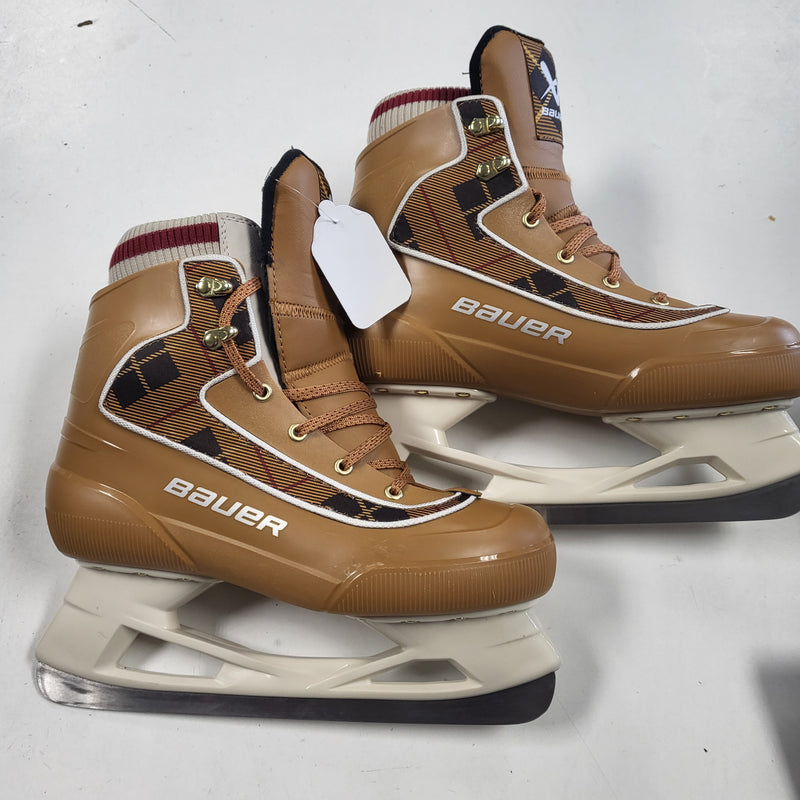 Load image into Gallery viewer, Bauer Chamonix Skates US size 8
