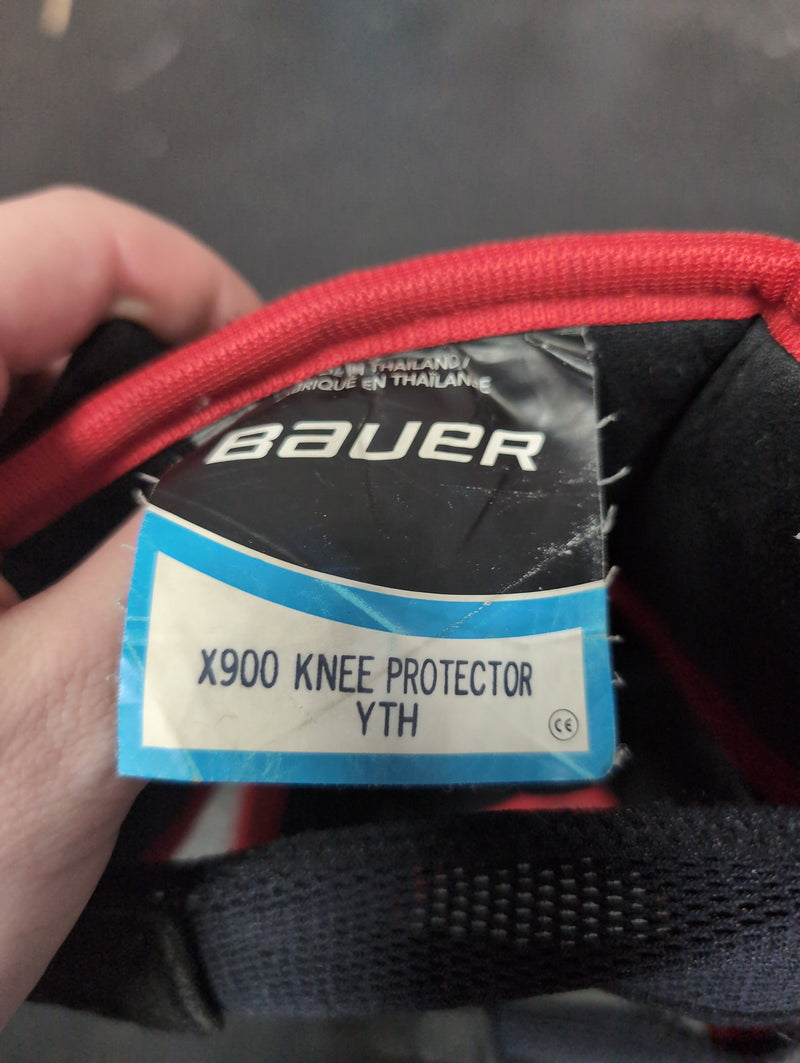 Load image into Gallery viewer, Used Bauer Vapor X900 Youth Knee And Thigh Guards
