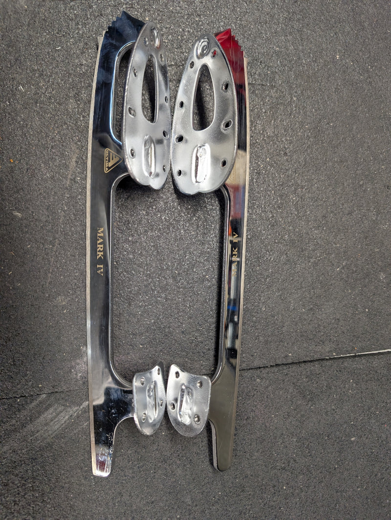 Load image into Gallery viewer, Used Jackson MK IV 10&quot; Figure Skate Blades
