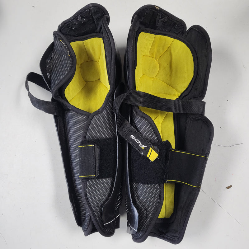 Load image into Gallery viewer, Used CCM Tacks Vector Shin Guards - 14 Inch

