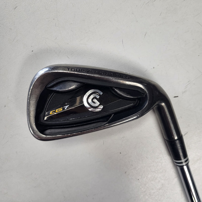 Load image into Gallery viewer, Used Cleveland CG7 Tour Black RH Iron Set 3-9, PW
