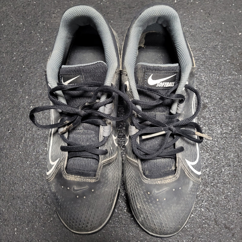 Load image into Gallery viewer, Used Nike Hyperdiamond 4 Softball Cleats - Size: 9
