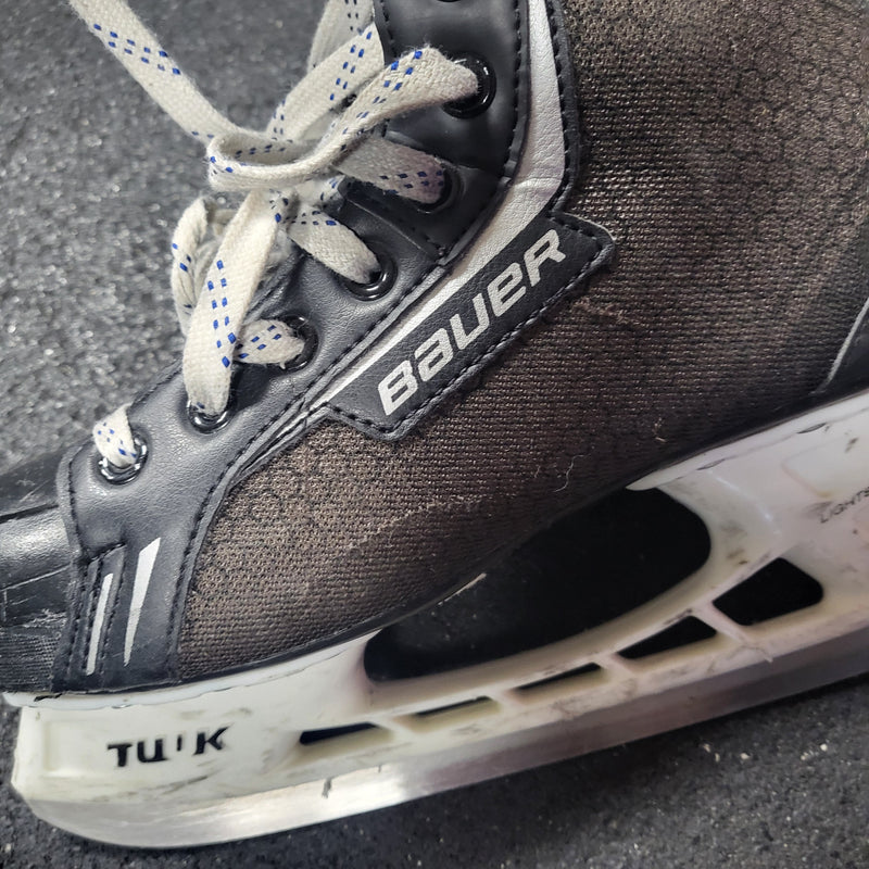 Load image into Gallery viewer, Used Bauer Supreme One .4 Hockey Skates Size 5
