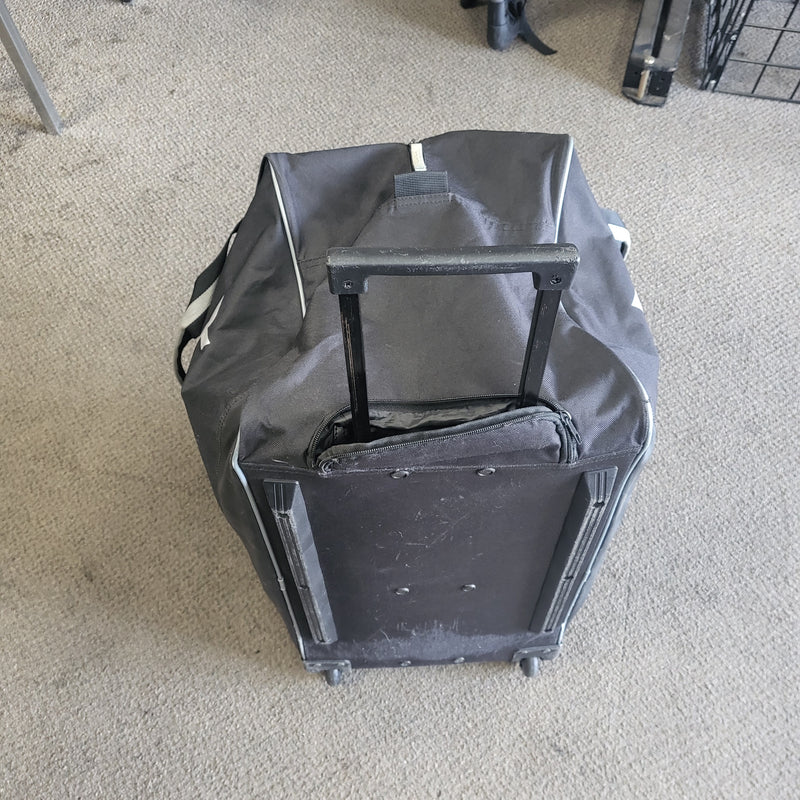 Load image into Gallery viewer, Used Bauer Hockey Equipment Hockey Roller Bag 25"
