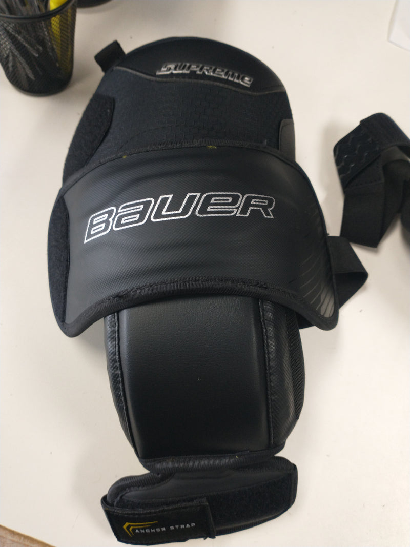 Load image into Gallery viewer, Used Bauer Supreme Goalie Knee/Thigh Guards
