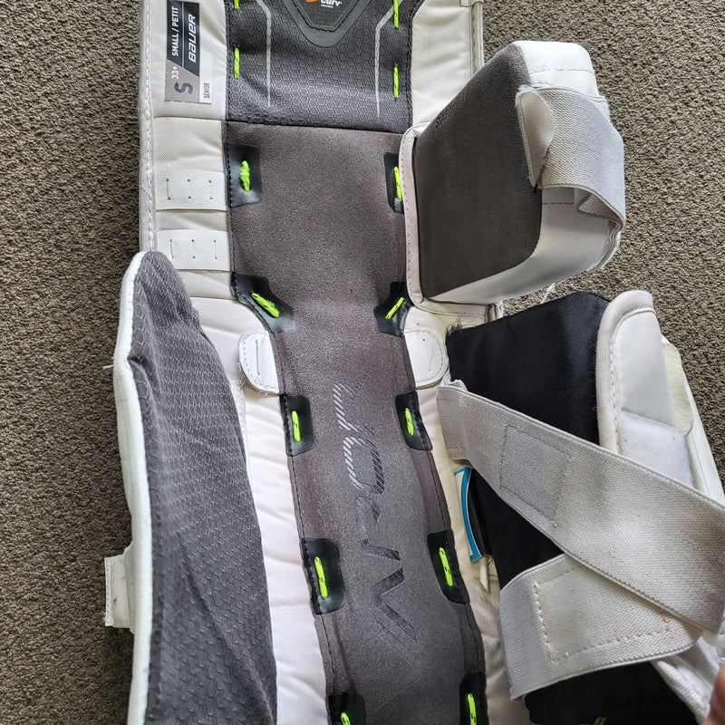 Load image into Gallery viewer, Used Bauer Vapor 3X Senior Small Hockey Goalie Pads
