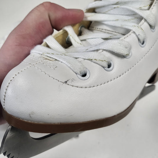 DBX Classic figure skates slightly used size 1