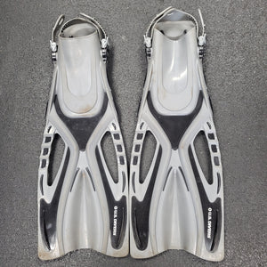 Used U.S. Divers Snorkeling Fins - Size: L-XL (9-13)