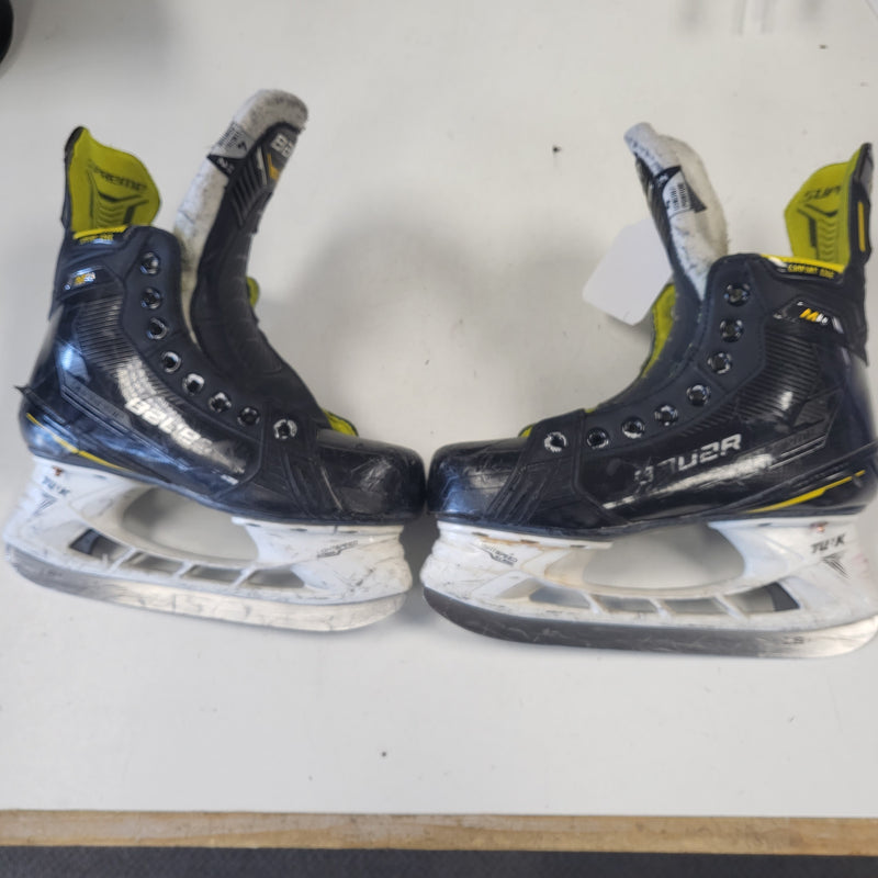 Load image into Gallery viewer, Used Bauer Supreme M4 Skates Size 4 Fit 2
