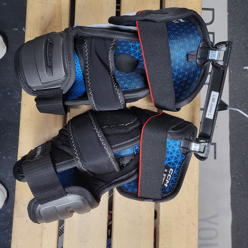 Load image into Gallery viewer, Slightly Used CCM FT8 Elbow Pads XL/TG
