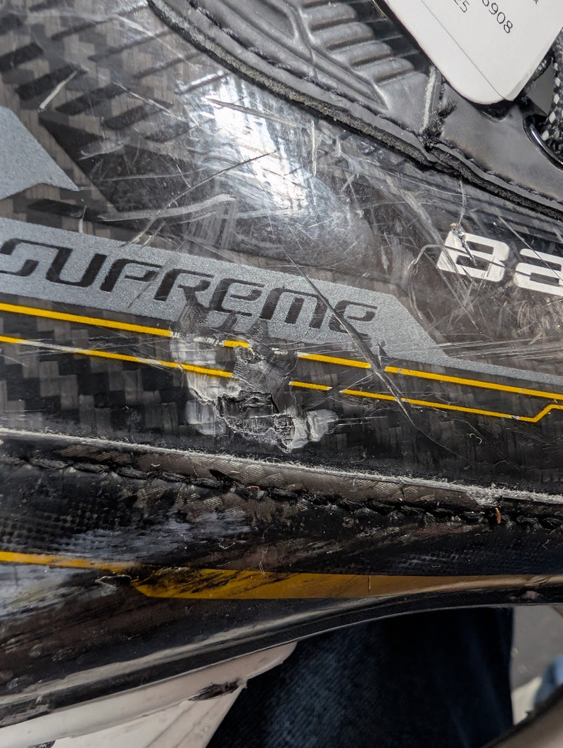 Load image into Gallery viewer, Used Bauer Supreme M5 Pro Intermediate Size 5 Fit 3 Hockey Skates
