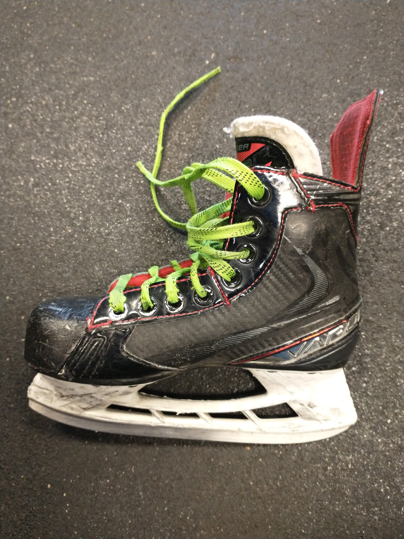 Load image into Gallery viewer, Used Bauer Vapor X2.7 Hockey Skates YTH 13.5
