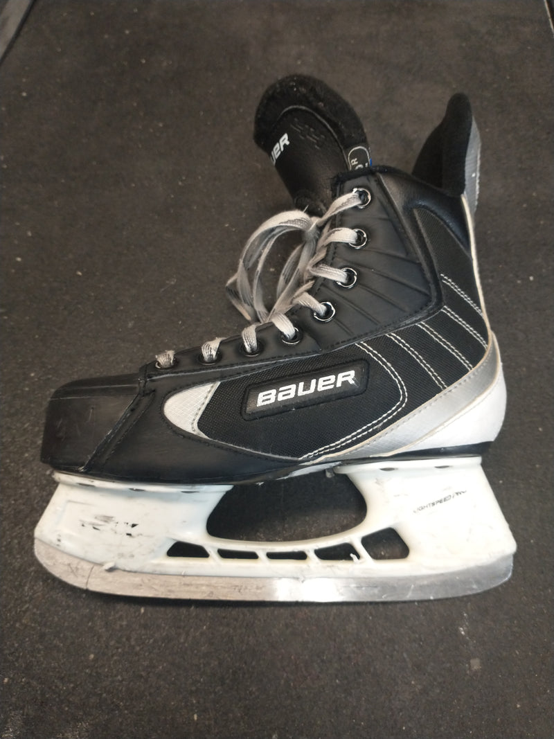 Load image into Gallery viewer, Used Bauer Flex lite 44 Size 2 Hockey Skates
