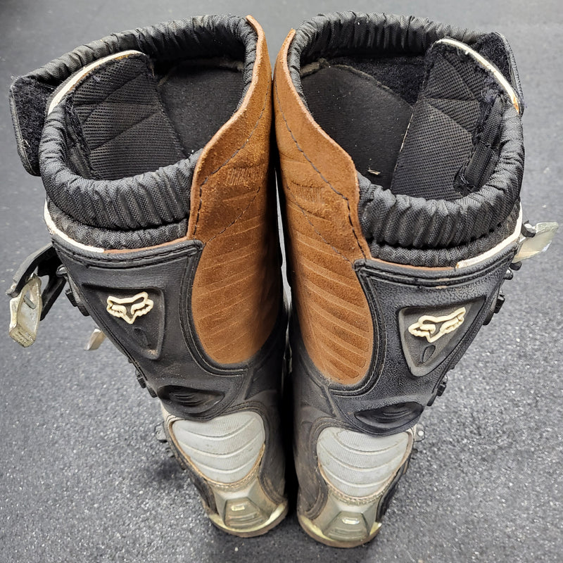 Load image into Gallery viewer, Used FoxRacingInc. Tracker Motocross Boots - Size: Women's 8

