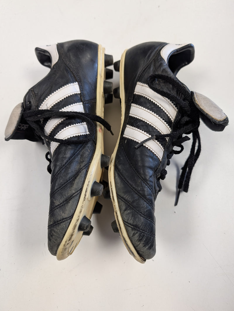 Load image into Gallery viewer, Used Adidas Copa Mundial Cleats U.S. Size 9
