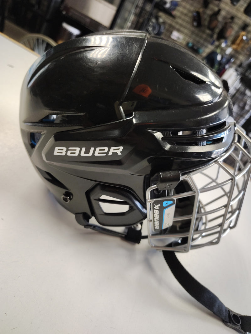Load image into Gallery viewer, Used Bauer RE-AKT 55 Hockey Helmet Combo S/P
