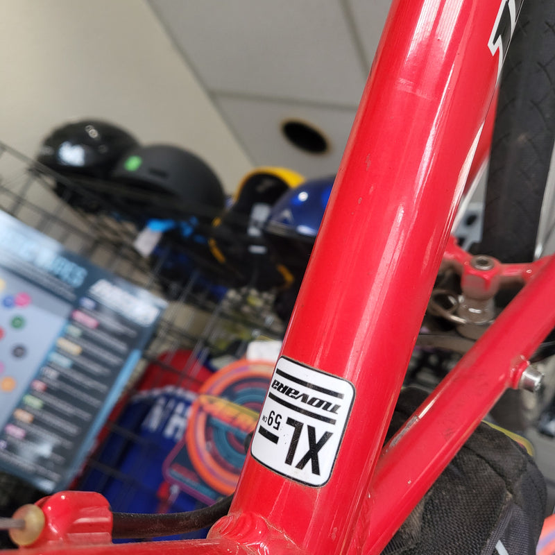 Load image into Gallery viewer, Used Novara Divano Road Bike
