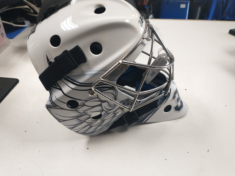 Load image into Gallery viewer, Used Bauer NME8 Fit 1 Hockey Goalie Mask
