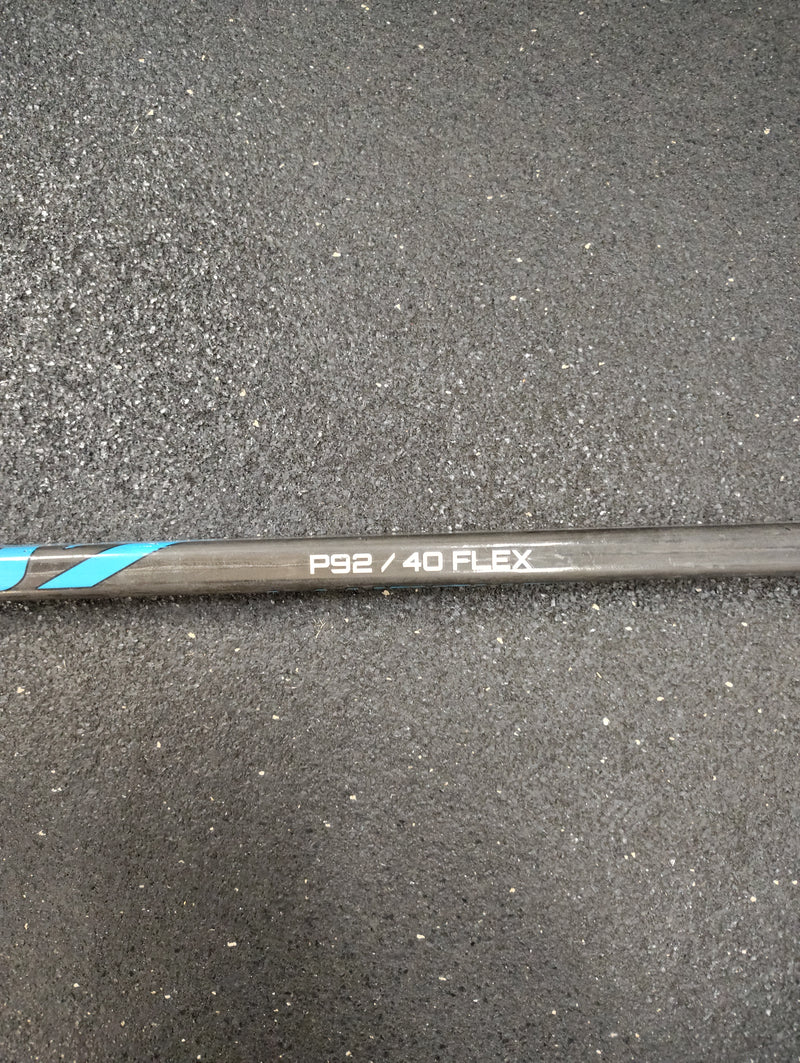 Load image into Gallery viewer, Used Bauer Nexus Launch 40 Flex Right Handed Hockey Stick
