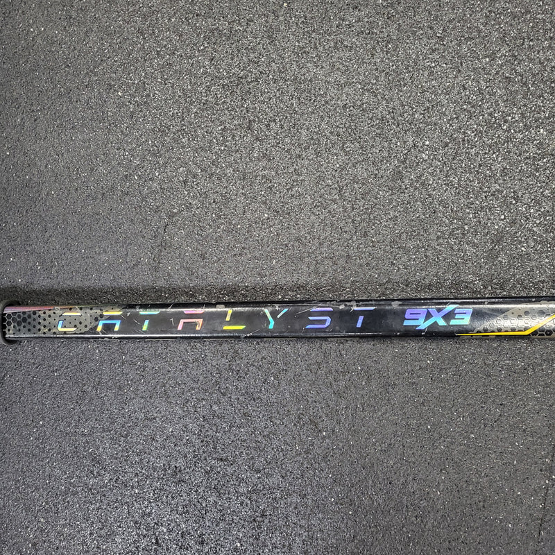 Load image into Gallery viewer, Used True Catalyst 9x3 Hockey Stick Left Handed 30 Flex T28 Curve
