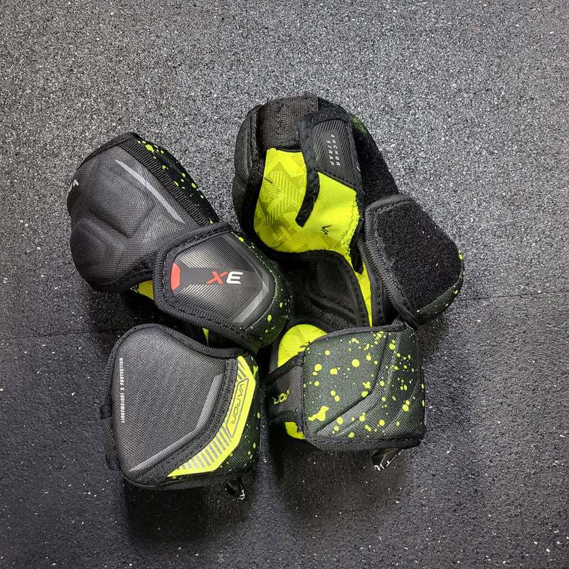 Load image into Gallery viewer, Used Bauer Vapor 3x Elbow Pads Jr. Med.
