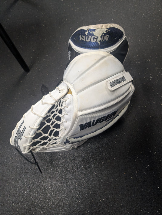 Used Vaughn epic 8600 Sr. Goalie glove Reg