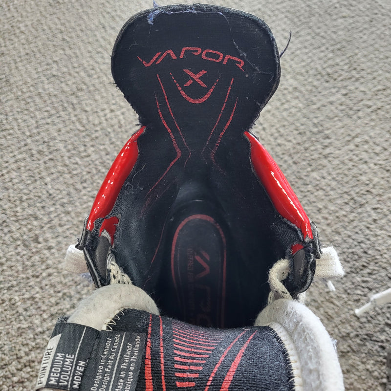 Load image into Gallery viewer, Used Bauer Vapor 3X Hockey Skates Size 5.5 Fit 2
