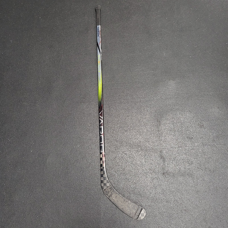 Load image into Gallery viewer, Used Bauer Hyperlite 2 Hockey Stick (Right Handed) - P92/20 Flex
