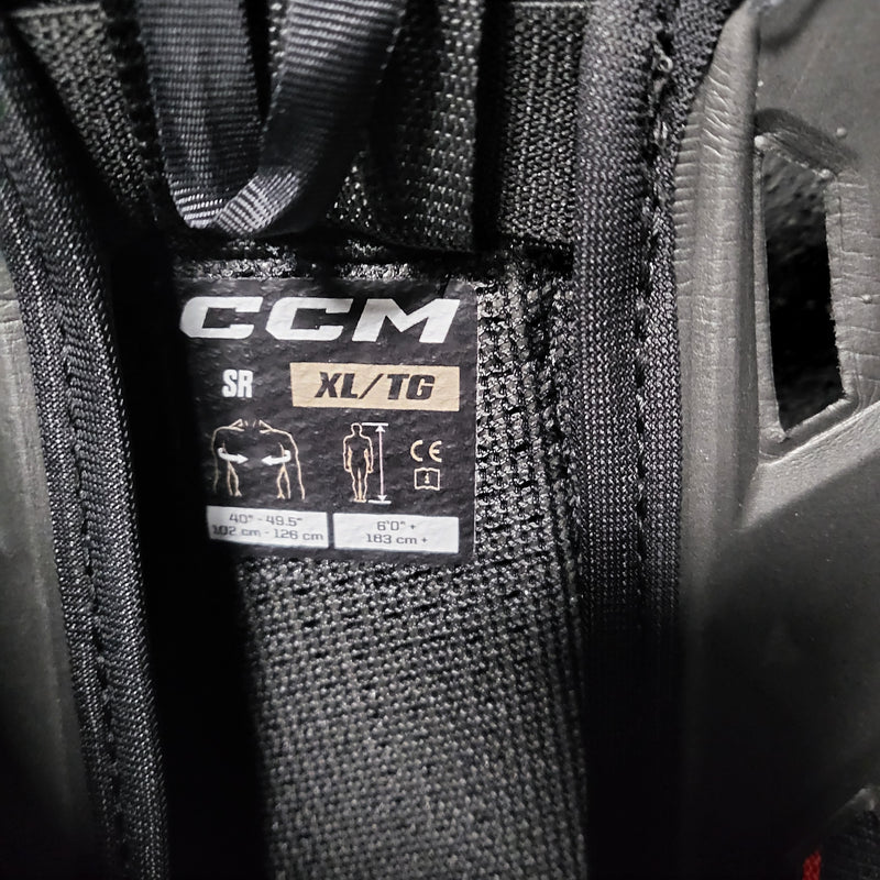 Load image into Gallery viewer, Slightly Used CCM Jetspeed FT8 Hockey Shoulder Pads Sr XL/TG
