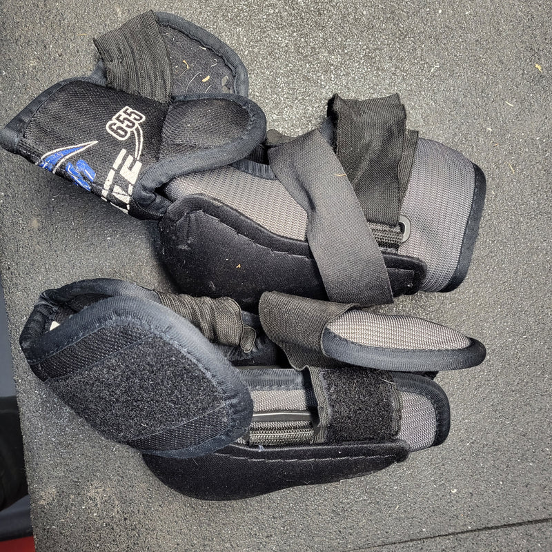 Load image into Gallery viewer, Used Itech EP655 Hockey Elbow Pads SR Large
