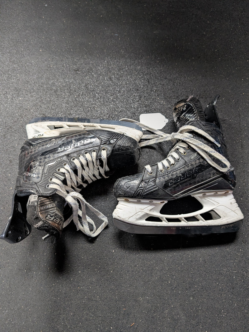 Load image into Gallery viewer, Used Bauer Supreme Mach Size 6.5 Fit 3 Hockey Skates
