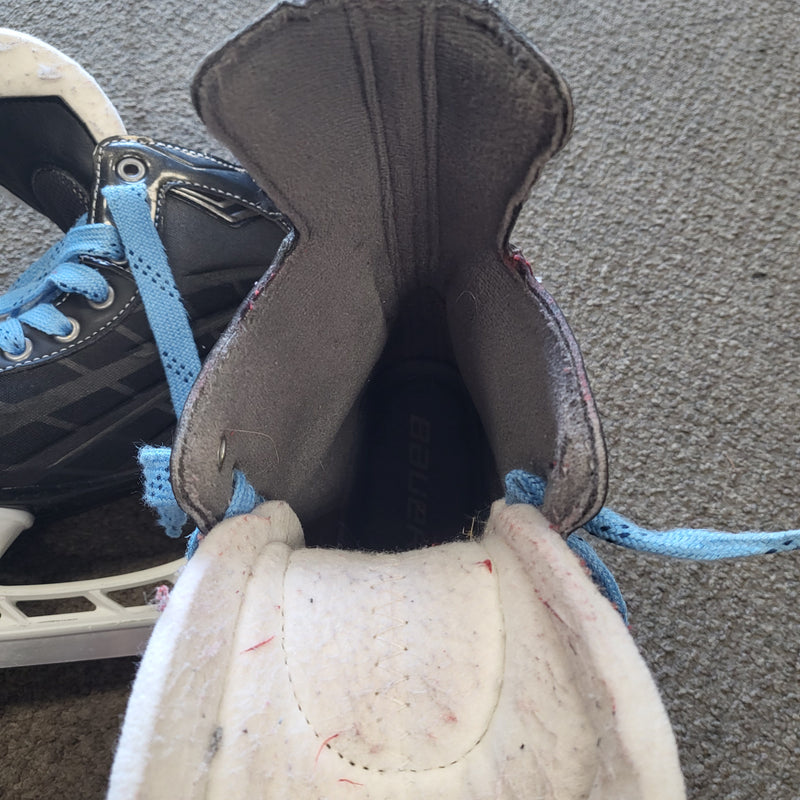 Load image into Gallery viewer, Used Bauer Nexus 88 Hockey Skates Size 3
