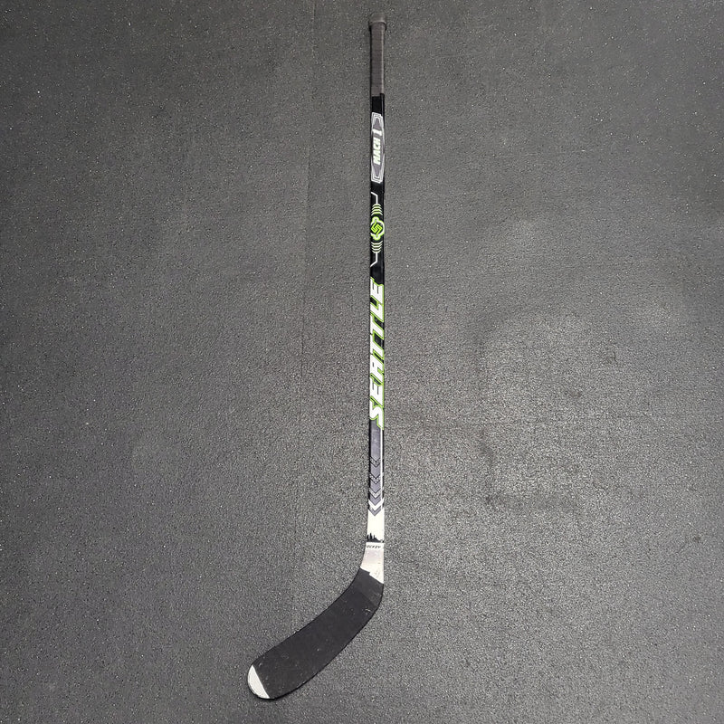 Load image into Gallery viewer, Used Seattle Hockey Co. Mach 1 Hockey Stick - P28/40 Flex
