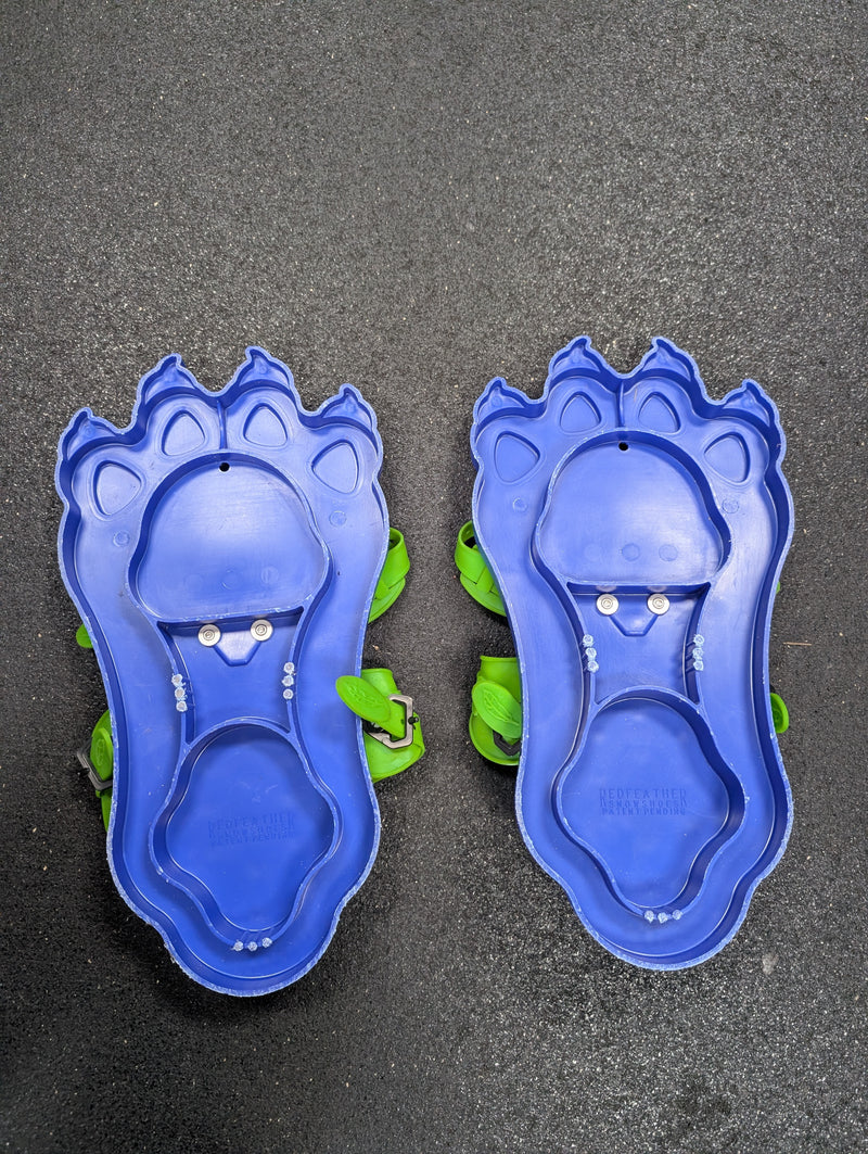 Load image into Gallery viewer, Used Red Feather Snow Paw Snow Shoes
