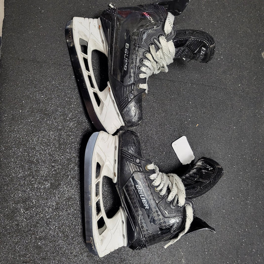 Used Bauer Supreme Mach Int. Size 4 Fit 3 Hockey Skates