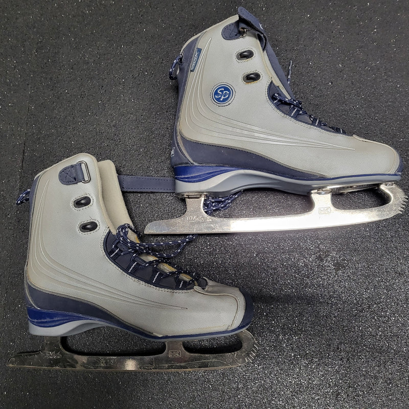 Load image into Gallery viewer, Used CCM SP 100 Figure Skates - Size: 9
