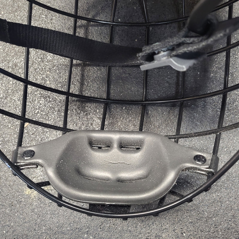 Load image into Gallery viewer, Used CCM Tacks 70 Hockey Helmet Combo Large
