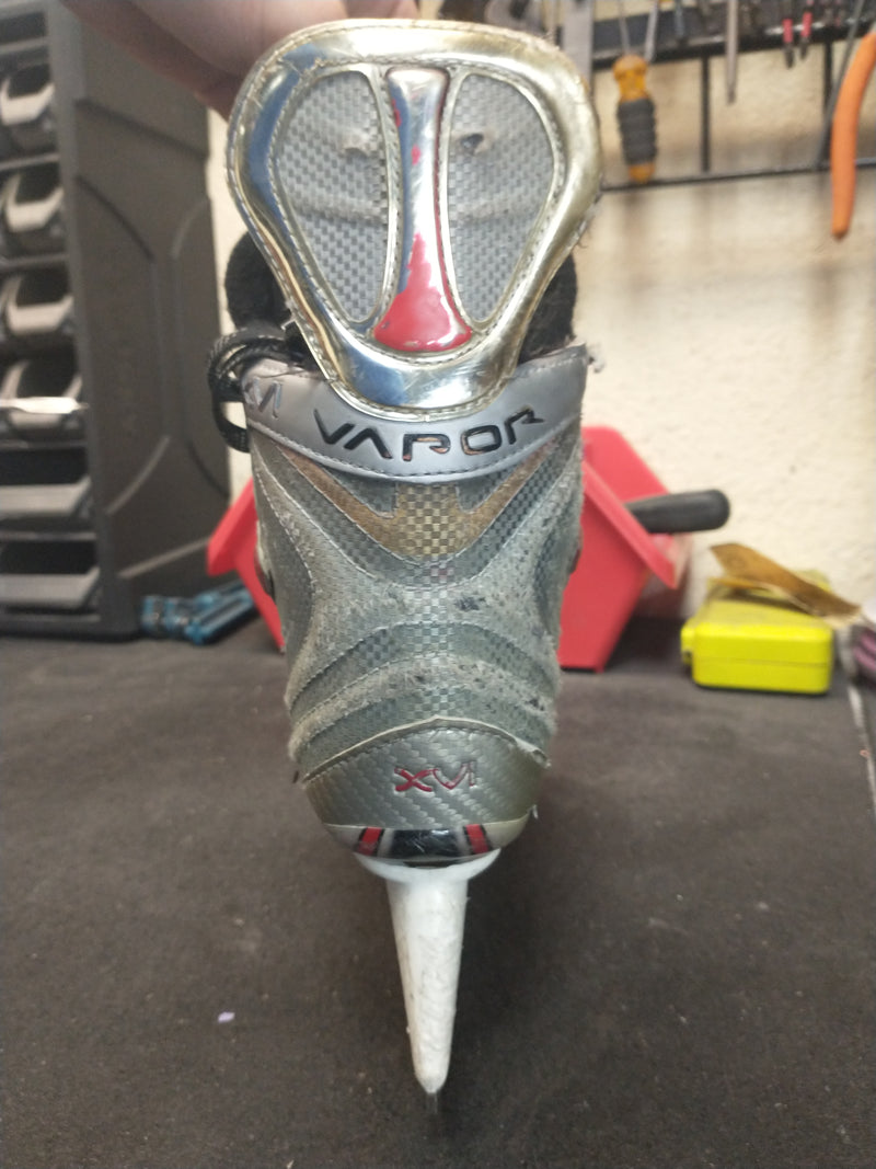 Load image into Gallery viewer, Used Nike Bauer Size 2 Hockey Skates
