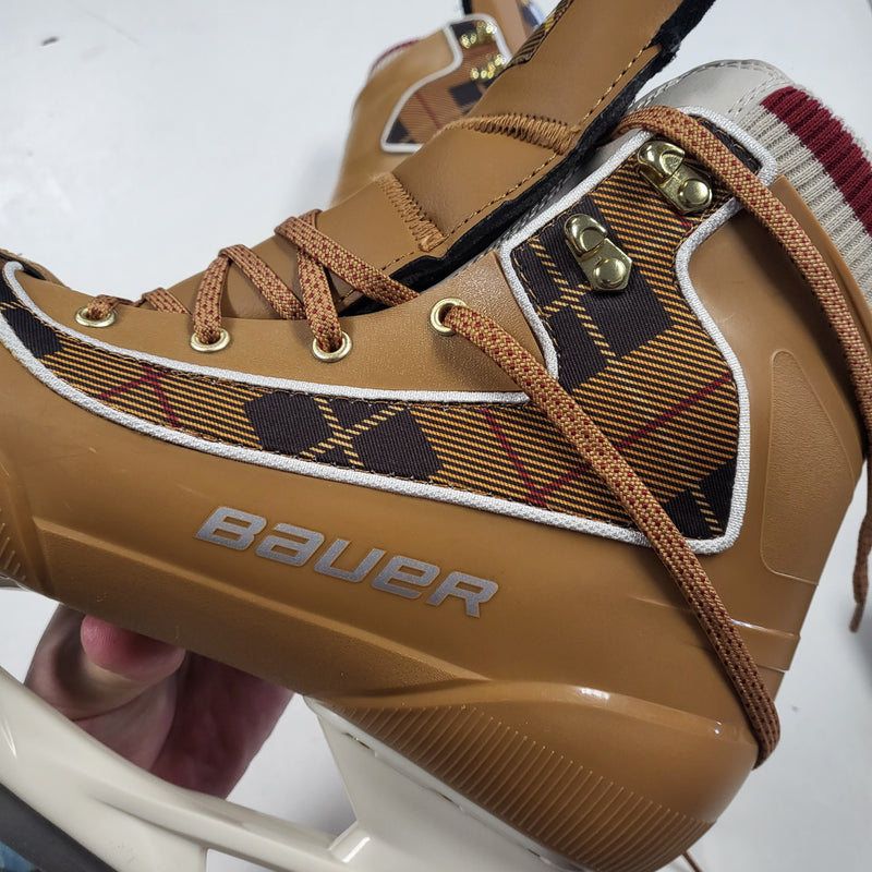 Load image into Gallery viewer, Bauer Chamonix Skates US size 8
