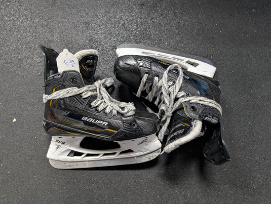 Used Bauer Supreme M5 Pro Hockey Skates Jr. Size 4.5 fit 2