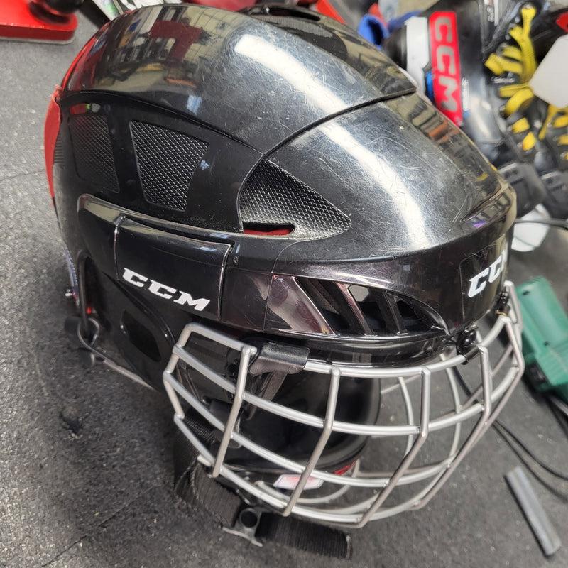 Load image into Gallery viewer, Used CCM FM50 Hockey Helmet Small
