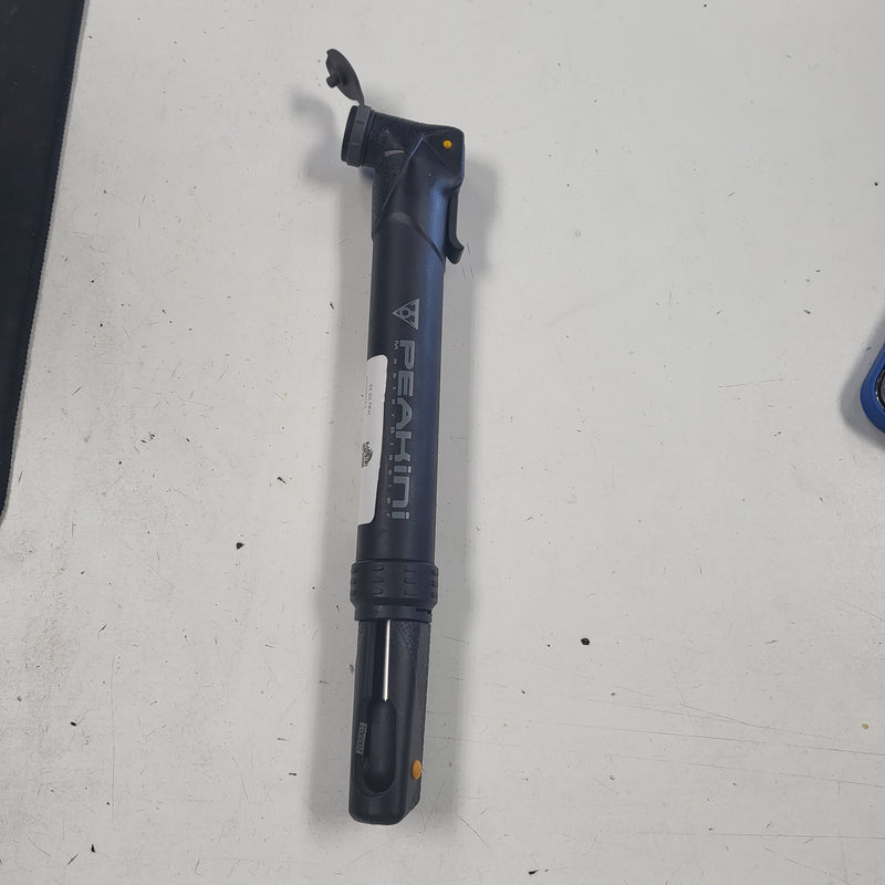 Load image into Gallery viewer, Used Peakini Master Blaster Bike Pump
